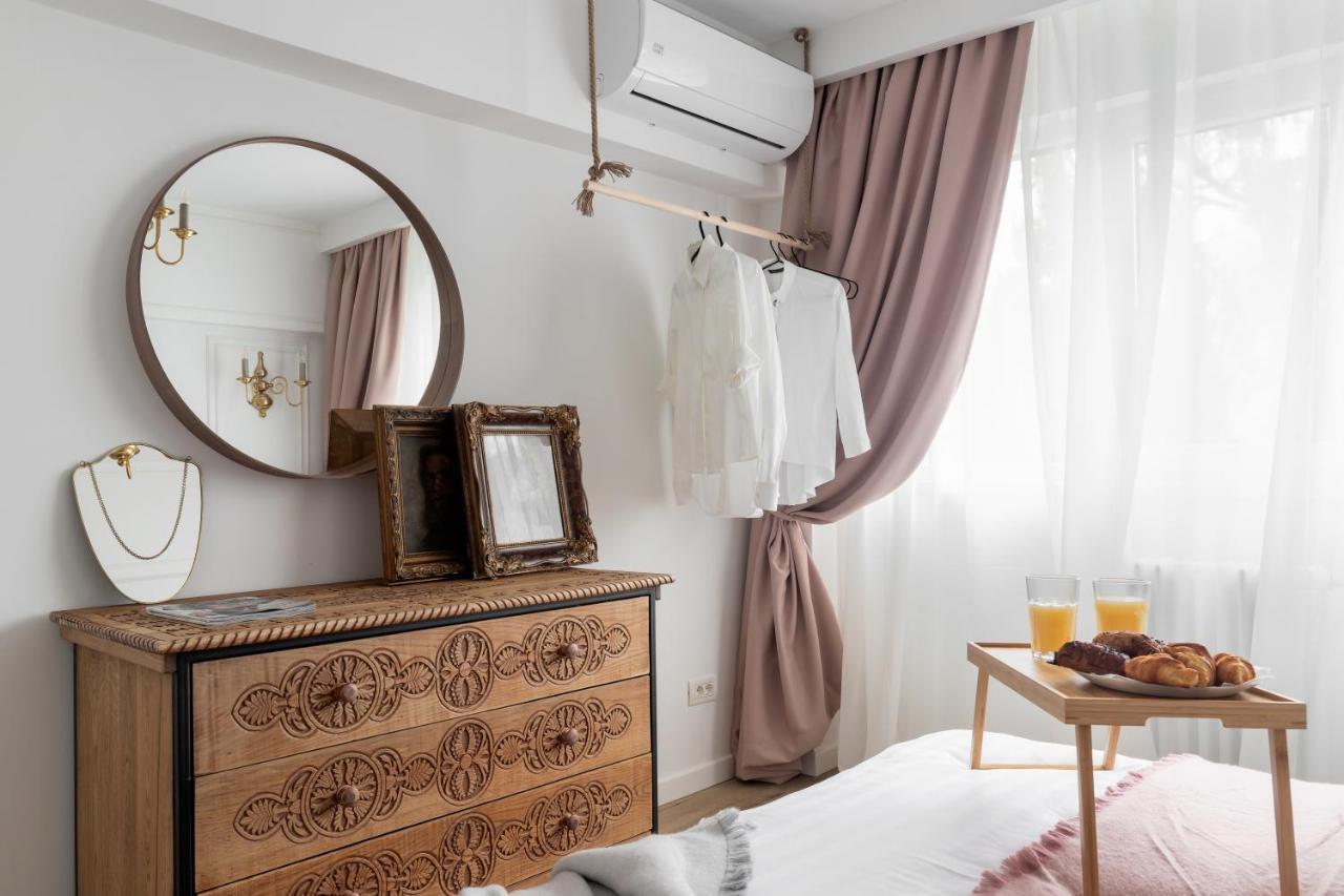 Eclectic 3 Bedroom Calea Victoriei By Urbanesq Bukarest Exterior foto