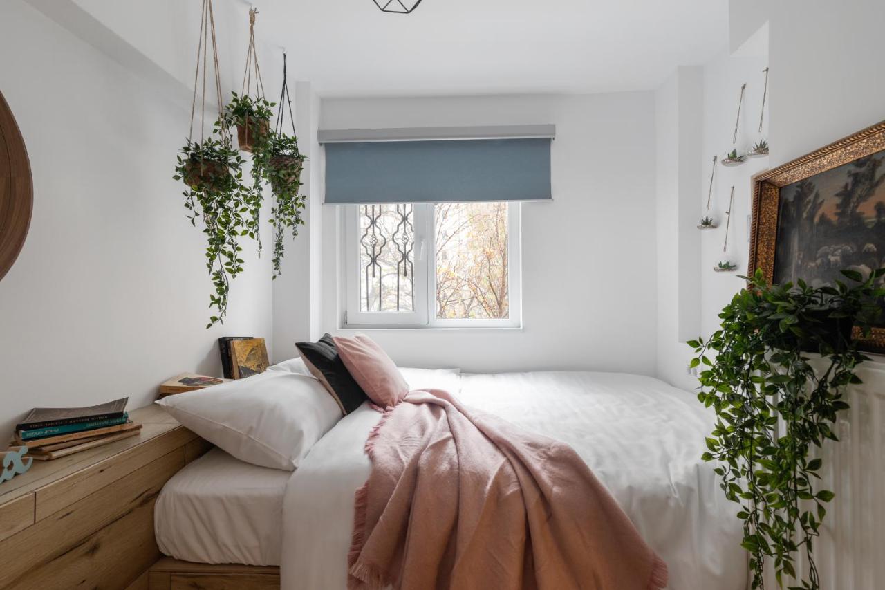 Eclectic 3 Bedroom Calea Victoriei By Urbanesq Bukarest Exterior foto